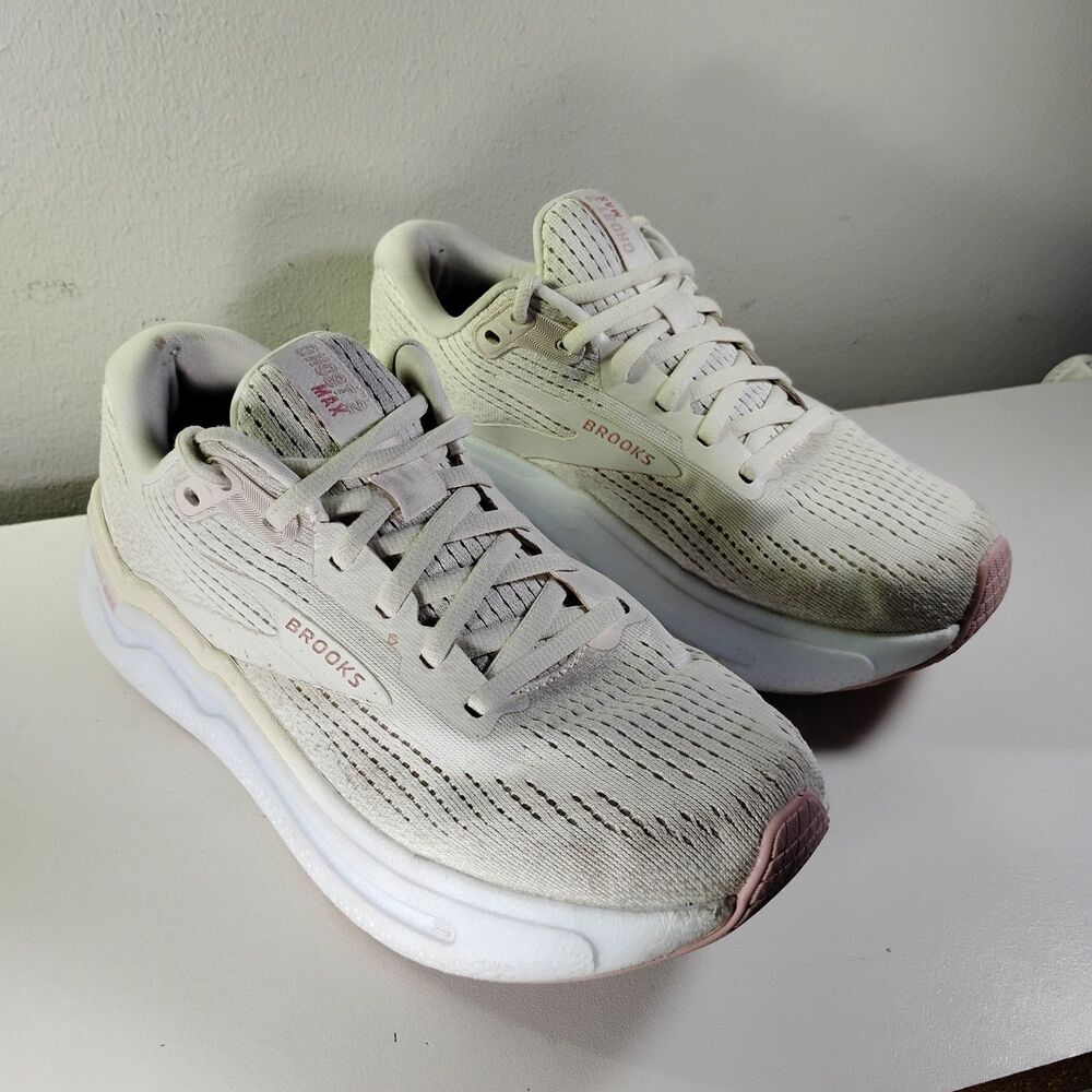 Brooks Ghost Max 2 Sneaker Women's US 7 B Coconut Milk Zephyr Running Shoes